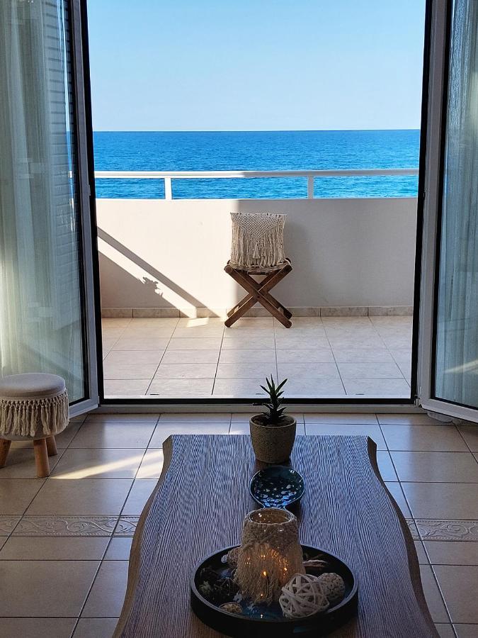 Amazing Beachfront Apartment In Hersonissos Dış mekan fotoğraf