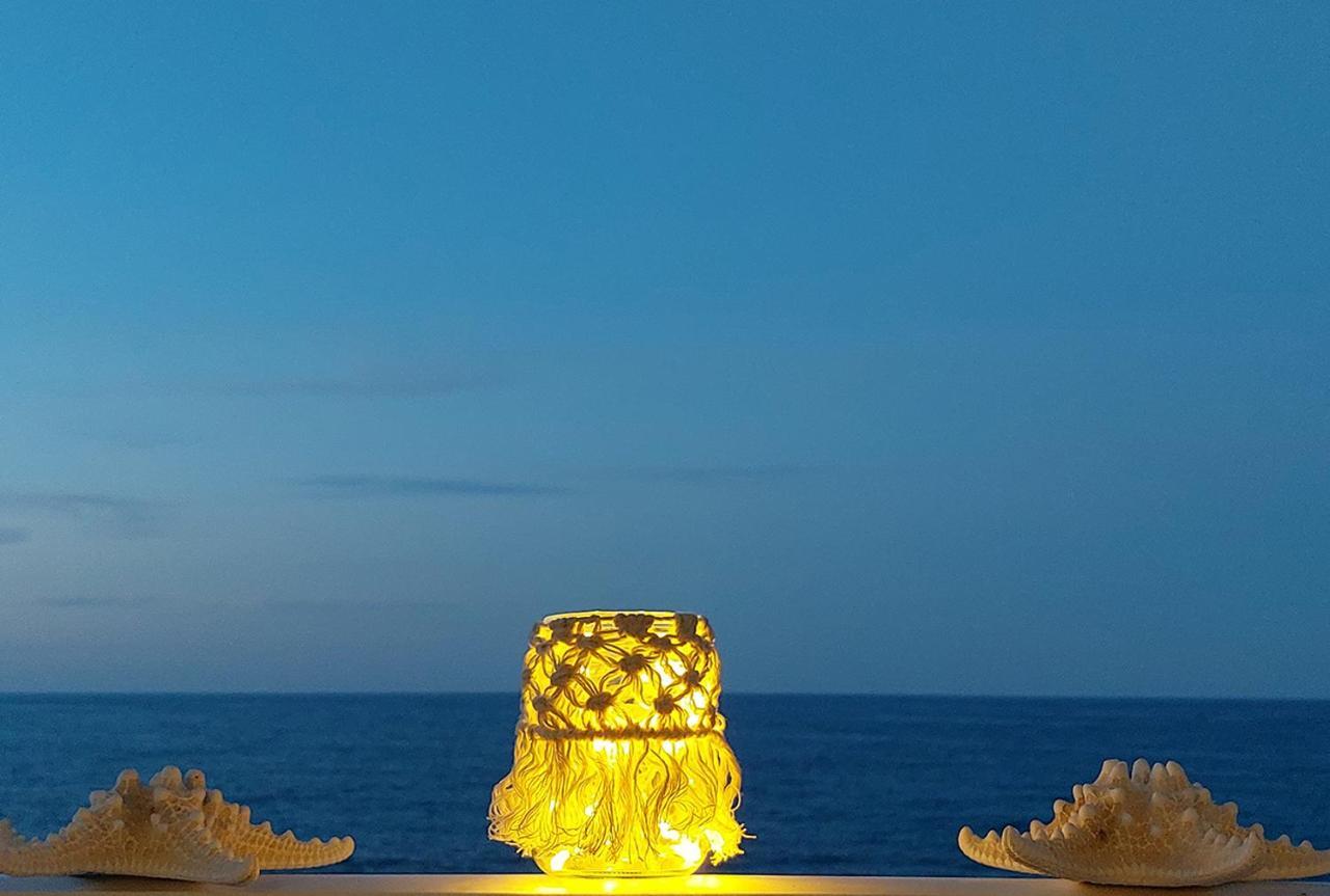 Amazing Beachfront Apartment In Hersonissos Dış mekan fotoğraf